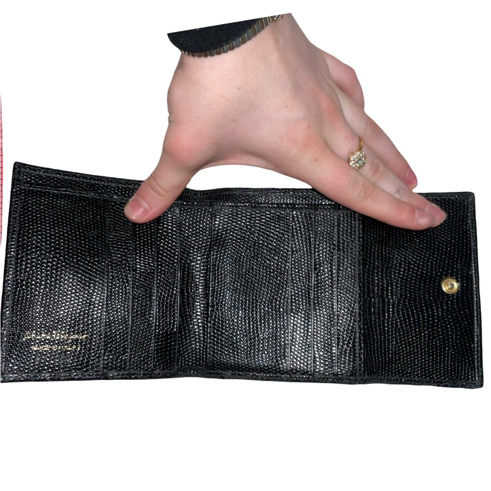 Salvatore Ferragamo Vintage Vara Bow Compact Wallet with Kiss Lock - Picture 7 of 17